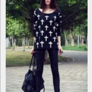 😁Great condition! Cross print tunic 💕